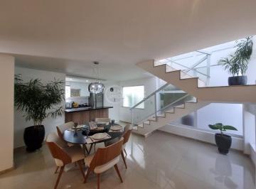 Casa · 243m² · 4 Quartos · 2 Vagas · Casa duplex 4 quartos à venda em Pitangueiras, Lauro de Freitas/BA