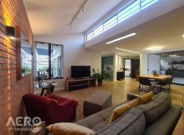 23e64e11b8ef53bad17b57d66305a6577b4c0908 · Linda Casa A poucos metros da Av Getúlio Vargas