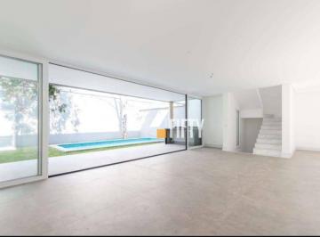 c4dcbe498896b6a2564a88ff0b1c5cdb837a546d · Casa com 4 dormitórios à venda 367m²