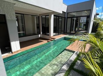 Casa · 214m² · 3 Quartos · 3 Vagas · Casa com 3 quartos à venda, Condominio Alphaville 1 - Uberlândia/MG