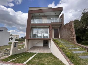 Sobrado em São José dos Pinhais - Costeira (SO01864) · Sobrado em condomínio com Subsolo e Suíte - Costeira - São José dos Pinhais/PR