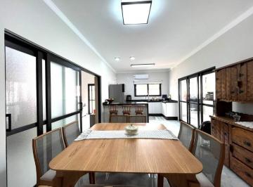 Casa · 194m² · 3 Quartos · 4 Vagas · Enfim a casa que você tanto procurava no Portal Ville Gardênia