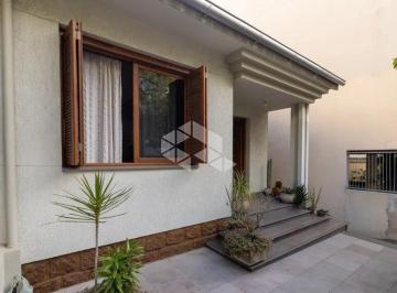 248516_iT451393_24851666f44653e1e6c.jpg · Ampla casa na Felicissimo de Azevedo, muito bem cuidada e conservada.