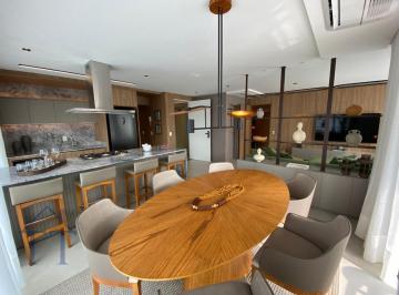Sala de jantar + cozinha · Apartamento Poema no bairro Santo Antônio