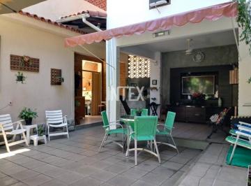 Foto 01 · Magnifica casa triplex com anexo à venda em Santa Rosa, Niterói-RJ