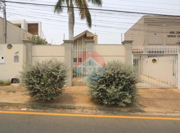 Casa · 214m² · 3 Quartos · Excelente casa comercial para clinica e escritório