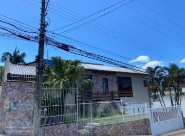 4390312660.jpg · Casa à venda com 2 quartos e piscina no bairro Trindade - Florianópolis!                            