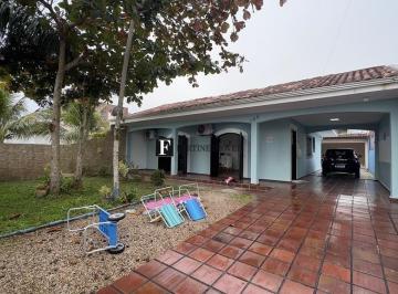 Casa · 150m² · 3 Quartos · 3 Vagas · Casa com 3 quartos na quadra do mar