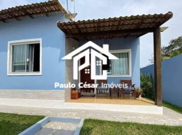 Foto 01 · Casa à venda em Saquarema-RJ, bairro Caixa D'agua: 2 quartos, 1 sala, 1 banheiro, 2 vagas de garagem