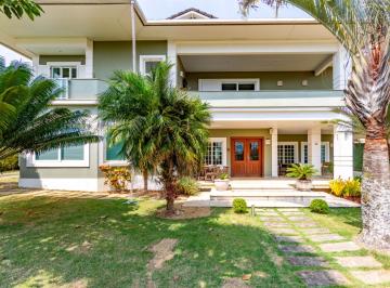Casa · 473m² · 5 Quartos · 4 Vagas · Casa de alto padrão com 5 quartos em condomínio no centro de Teresópolis