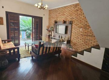 Casa · 157m² · 3 Quartos · 3 Vagas · Sobrado com 3 Quartos para Comprar, 157m² - Vila Bastos, Santo André/SP.