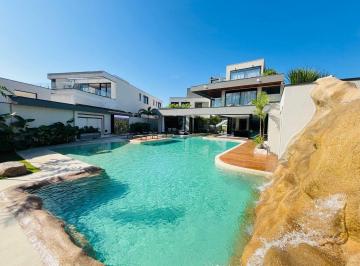 CASA na Riviera · CASA para Venda em BERTIOGA - RIVIERA DE SÃO LOURENÇO com 160 m2 de Área Útil, 8 Dormitório(s), 8 Su