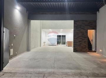 Casa · 108m² · 1 Quarto · 2 Vagas · Linda casa para locação composta por cozinha, sala, quarto, 3 banheiro e área de serviço.