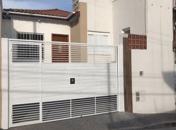 Foto 01 · Casa residencial, 90 m² de área construída e 101,5 m² de terreno,  2 suítes, lavabo, sala, cozinha, 