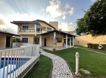 Casa ampla em condomínio fechado · Casa 4 quartos (3 suítes) e piscina em condomínio fechado de Buraquinho