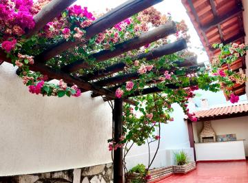 Casa de 2 quartos, Águas Claras · Condomínio Recanto dos Pássaros - 2 Suítes - Piscina - Financia e permuta