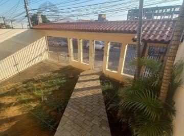 Foto 04 · Casa Térrea a Venda na Vila Alpina, Localização Boa, Espaço Gourmet, Amplo quintal com Pomar, 8 Vaga