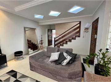 Casa · 190m² · 4 Quartos · Excelente sobrado 4 dormitórios