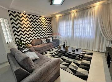 Casa · 190m² · 4 Quartos · Excelente sobrado 4 dormitórios