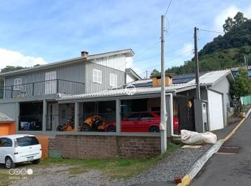 Casa · 310m² · 5 Quartos · 3 Vagas · VENDE-SE CASA COM 05 QUARTOS NA CIDADE DE GRAMADO, A CERCA DE 20 MINUTOS DO CENTRO.