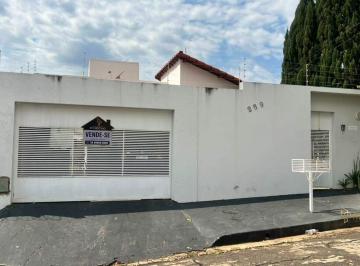 Casa · 300m² · 3 Quartos · Dona Diva