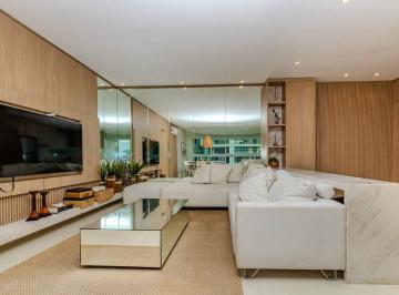 Apartamento · 140m² · 3 Quartos · 2 Vagas · Apartamento à venda com 03 dormitórios e vista para o mar na Praia Brava.