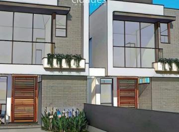 Casa · 100m² · 3 Quartos · 1 Vaga · Oportunidade Imperdível: Seu Novo Lar com 3 Quartos e Sacada Gourmet