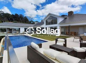 Casa · 527m² · 4 Quartos · 9 Vagas · Arquitetura moderna atemporal no condomínio Santa Fé na cidade de Vinhedo , interior de São Paulo