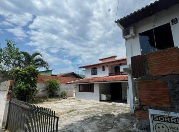 Casa · 213m² · 5 Quartos · 3 Vagas · Casa à venda no bairro Ingleses do Rio Vermelho - Florianópolis/SC