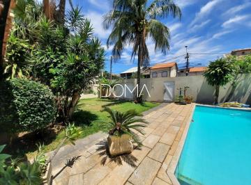 Casa · 470m² · 3 Quartos · 3 Vagas · Casa independente com piscina e amplo quintal gramado!