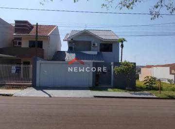 Casa · 135m² · 3 Quartos · 4 Vagas · Sobrado em  Rua Doutor Flores - Centro - Toledo/PR