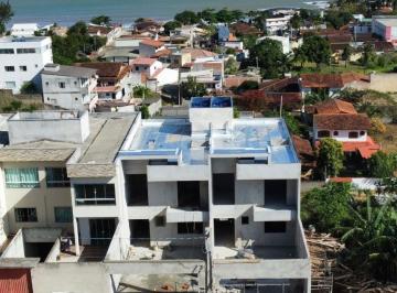 Foto 01 · EXUBERANTE CASA TRIPLEX COM VISTA PARA PRAIA DE SANTA MÔNICA COM 03 QUARTOS SENDO 01 SUITE, SALA DE