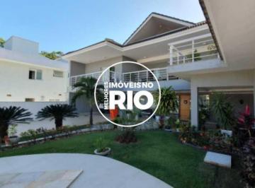 Casa · 650m² · 5 Quartos · 6 Vagas · Casa Duplex com Sótão na Barra da Tijuca à venda