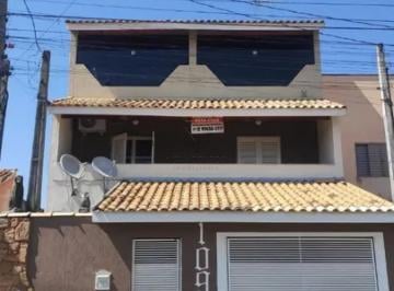 Casa · 140m² · 3 Quartos · 2 Vagas · Casa em Caçapava com 232m²- 3 dormitórios, 1 suíte, 3 banheiros