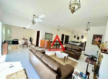 3c79f2d53f0b7b86562f06b7eb6bc1977934d2fd · CASA ESPETACULAR com 6 quartos, sendo 2 suítes, área gourmet com piscina, no coração da cidade na ru