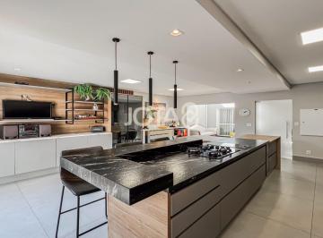 Casa de 4 quartos, Curitiba · Sobrado com 4 dormitórios no Bairro Bom Retiro -J8