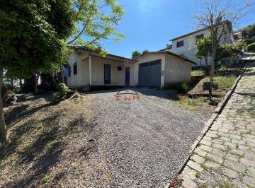 Casa · 400m² · 3 Quartos · 1 Vaga · Casa à venda em Farroupilha, Bairro Industrial, 3 Dormitórios, Churrasqueira e Estuda Propostas