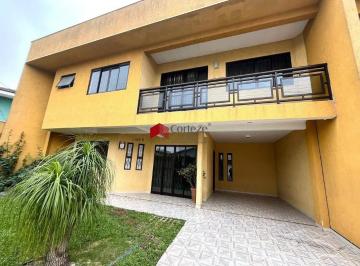 Casa · 140m² · 3 Quartos · 2 Vagas · Sobrado com 140m² 3 quartos, para aluguel, no bairro Centro em São José dos Pinhais