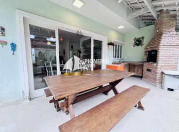 Casa · 130m² · 4 Quartos · 2 Vagas · Belíssima casa à venda em Juquehy, com 4 quartos, 600m da praia
