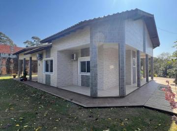 Casa · 250m² · 3 Quartos · 4 Vagas · Oportunidade à Beira da Lagoa de Ibiraquera - Imbituba/SC