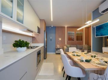 Foto 01 · Apartamento em Balneário Piçarras: 55,75m² privativos, 2 quartos, sacada com churrasqueira a carvão,