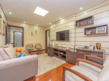 Casa · 390m² · 5 Quartos · Excelente Casa com 5 dormitórios sendo 2 Suítes e 7 vagas de garagem, 390m² de Área Construída á ve