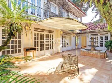 Casa · 471m² · 4 Quartos · 5 Vagas · Luxuosa Casa Clássica no Residencial São Lourenço – o Refúgio Perfeito de Elegância e Conforto!