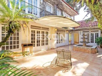 Casa · 471m² · 4 Quartos · 5 Vagas · Casa Luxuosa no Ahú | Residencial São Lourenço – o Refúgio Perfeito de Elegância e Conforto!