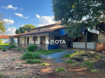 cb10380414db81147e2d61af118059a6b1d19f10 · Galpão no Bairro Betel (terreno plano e amplo)