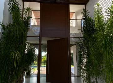 4281160c2c69742dbc4407951bef77b933e8445d · Imagine viver em um paraíso tropical com todo o conforto e sofisticação que você sempre sonhou.