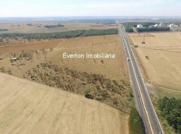 Foto 06 · Área 40.000 m² nas margens Br 365;