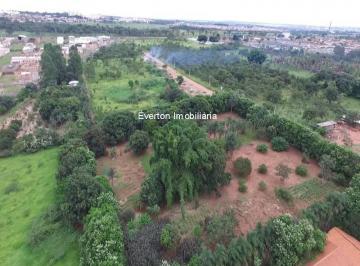 Foto 01 · Área Urbana situada no Bairro Jardim Canãa, em Uberlândia-MG;