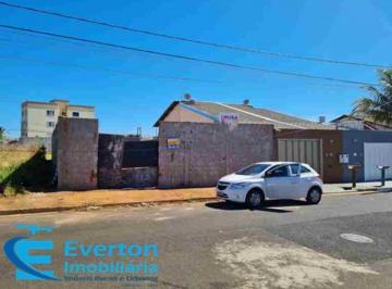 Foto 01 · Terreno de 250 m², plano e todo murado, no New Golden Ville.