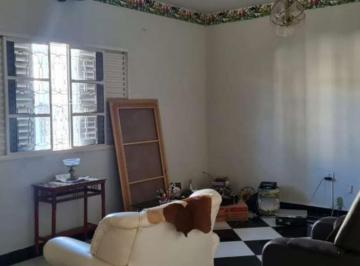 Foto 01 · Casa de dois pavimentos, com 5 quartos, sendo 2 suítes, 2 vagas, na área central do Bairro Martins